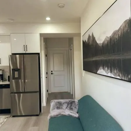 Sun Light Kissed Cozy Suite - Modern Boho Paradise Calgary Exterior photo